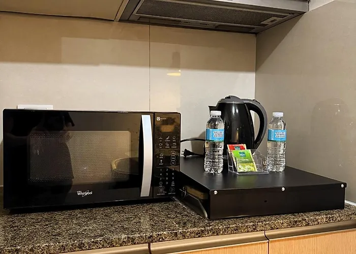 Aparthotel Kai Walking Distance Naia 3 Airport Newport 3*